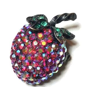 🍓 WEISS Vintage Strawberry Brooch Pin ! Lovely!